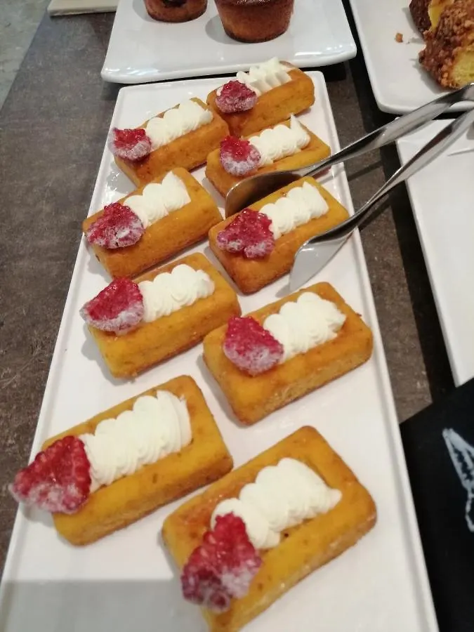 California Pastry Hotel تّشيرفييا