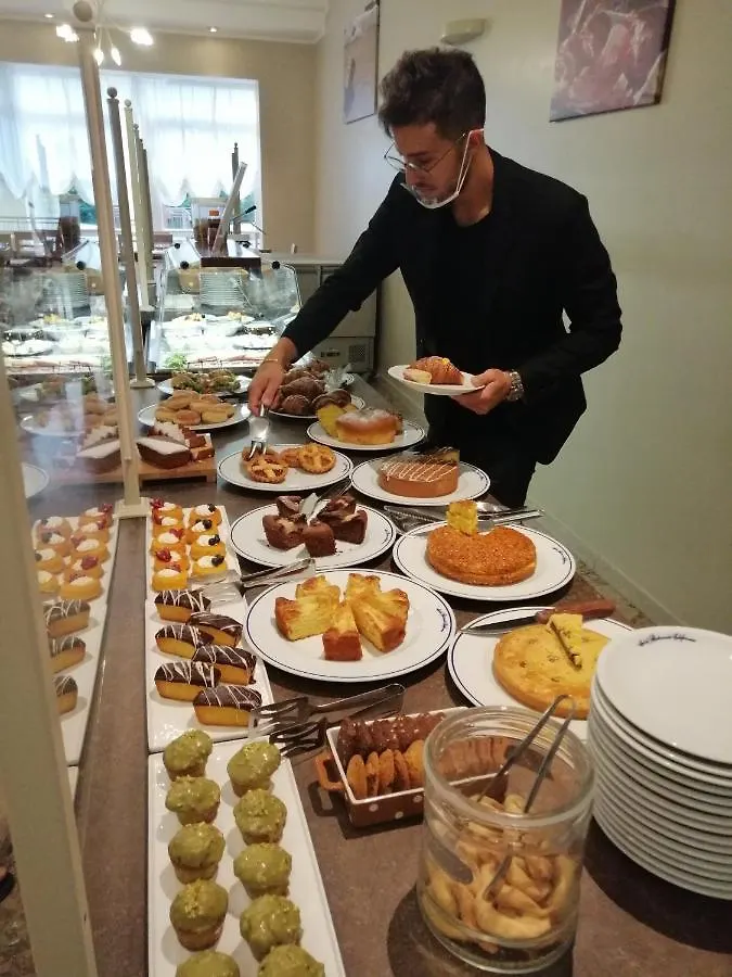California Pastry Hotel تّشيرفييا